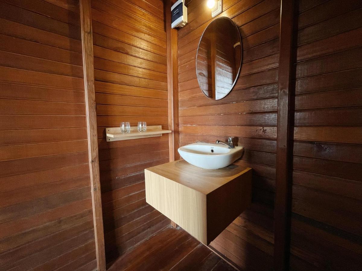 Azana Essence Villa Tabitha Lombok Bumbang Extérieur photo