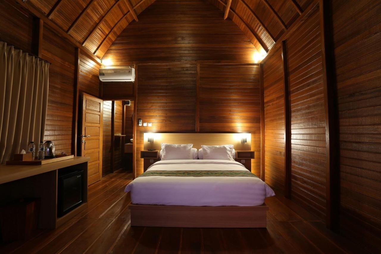 Azana Essence Villa Tabitha Lombok Bumbang Extérieur photo