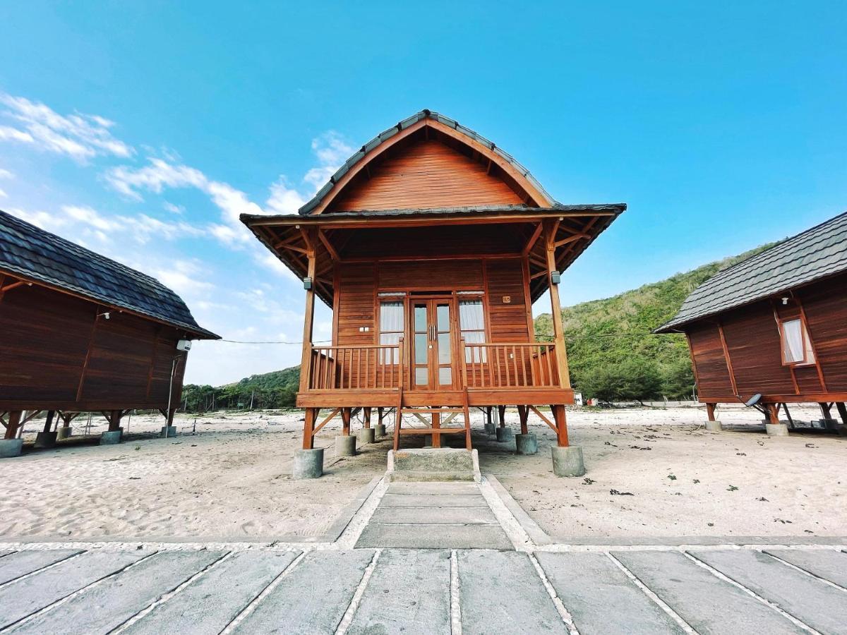 Azana Essence Villa Tabitha Lombok Bumbang Extérieur photo